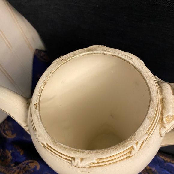 Beautiful vintage tall tea pitcher made by “Holland Mold”. - Picture 8 of 8